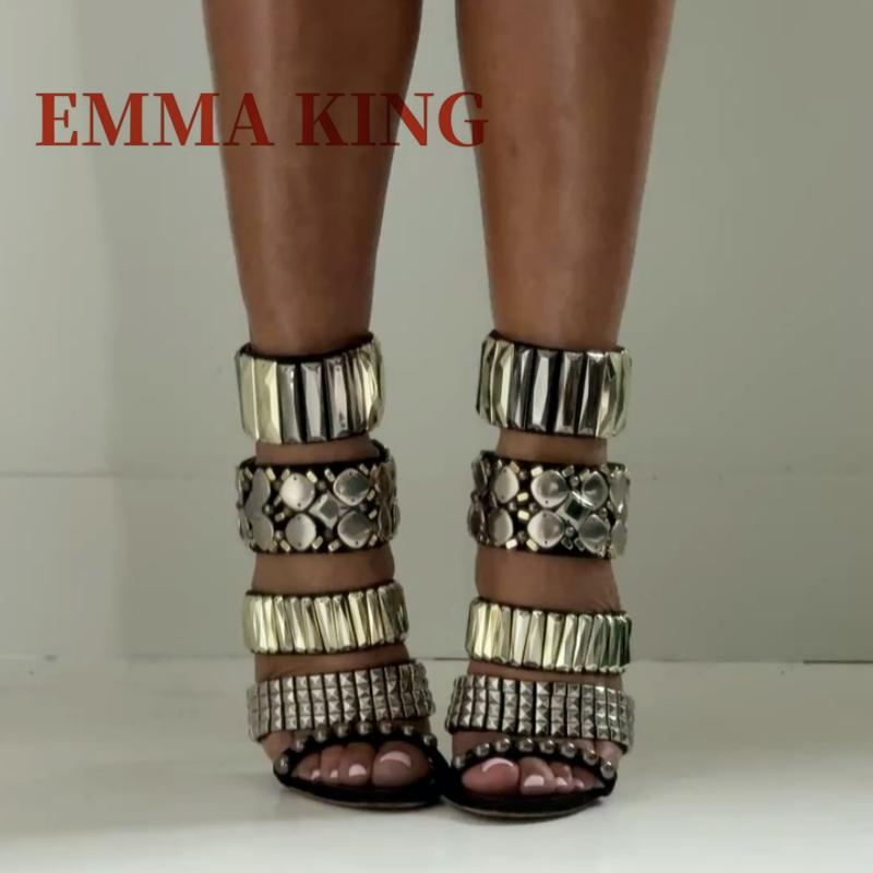 Black Embellished Ankle Strap  - Women Shoes Black 评论和价格