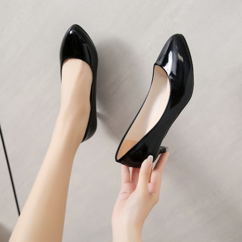 Large size 35-42 soft women's  - Women Shoes Black 评论和价格