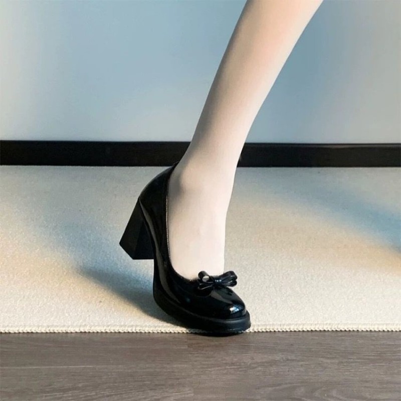 Sweet Black Platform Mary Jane - Patent Leather Pump 评论和价格