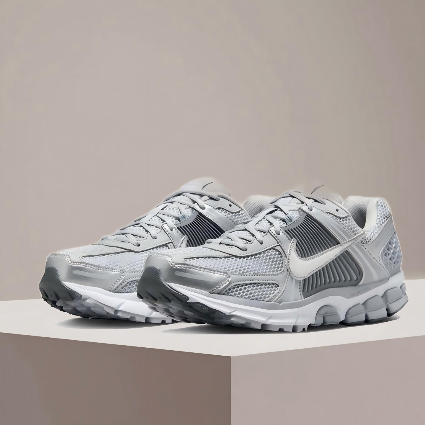 Nike Zoom Vomero 5 Yankees Run - Women Shoes Running Nike 评论和价格